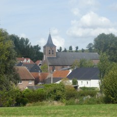 Treinstapper Gontrode - Munkzwalm, kerk van Dikkelvenne (c) Isabel Hoogewijs